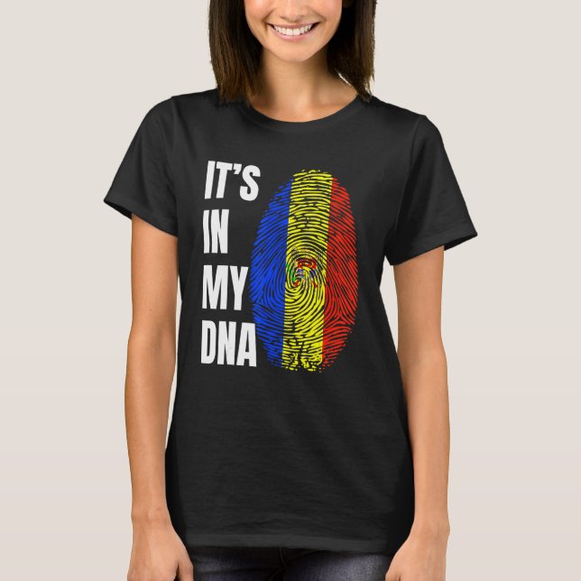 T-shirt Fingerprint DNA Biometry Moldova Flag Moldova (Devant)