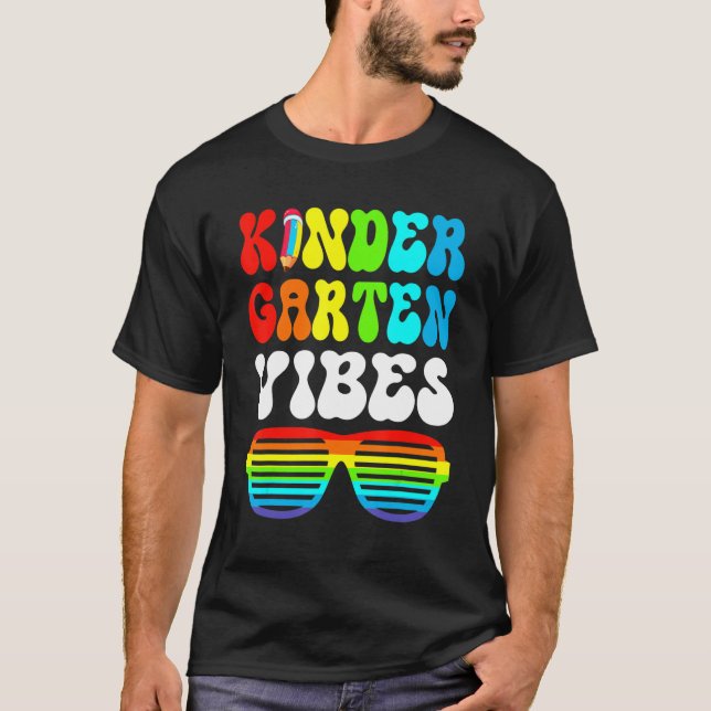T-shirt First Day Of School Kindergarten Vibes Cute First  (Devant)