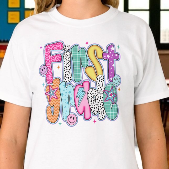 T-shirt First Grade First Day of School Coquette Girly  (Créateur téléchargé)