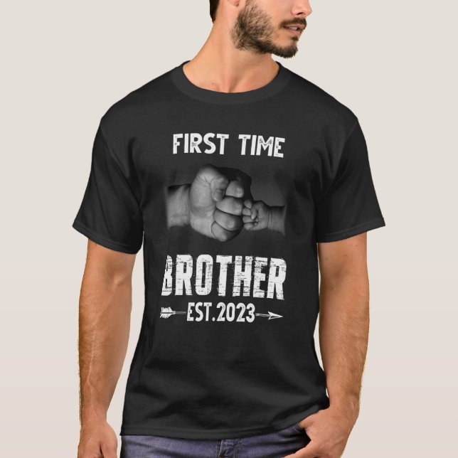 T-shirt First Time Brother Est 2023 Pregnancy Announcement (Devant)
