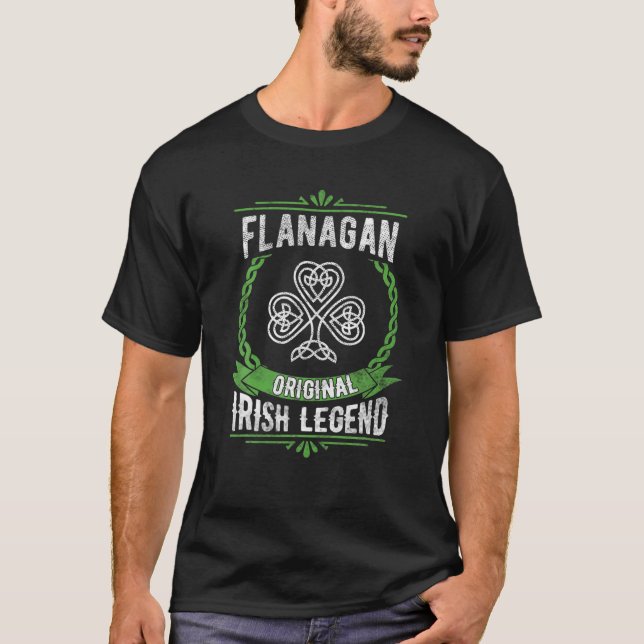 T-shirt Flanagan Name Irish Legend Shamrock Green St. Patr (Devant)