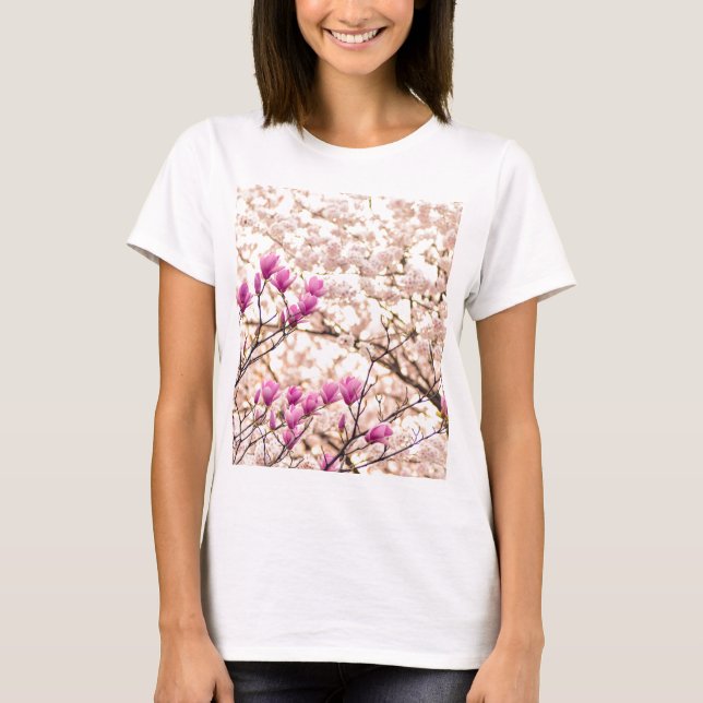 T-shirt Fleur de printemps rose pourpre en floraison (Devant)