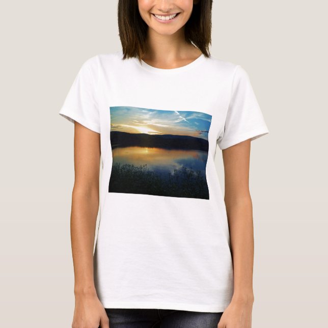 T-shirt Fleur sauvage, coucher de soleil bleu (Devant)