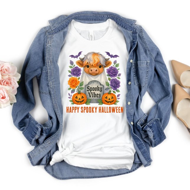 T-shirt Fleurs Citrouilles d'Halloween Fantôme de vache de (Cute Highland Cow Ghost Halloween T-shirt for her. Available in adult and children's sizes)