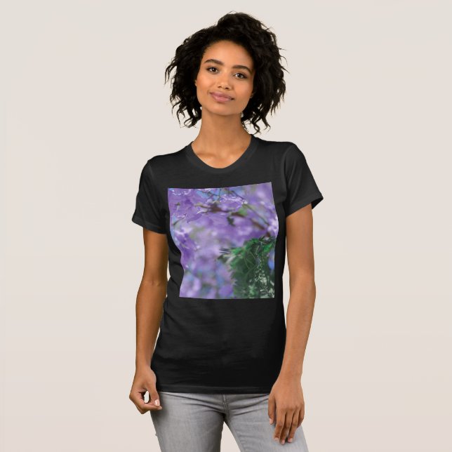 T-shirt Fleurs d'arbre pourpres Jacaranda (Devant entier)