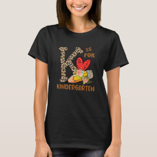 T-shirt Fleurs de léopard K est pour la maternelle