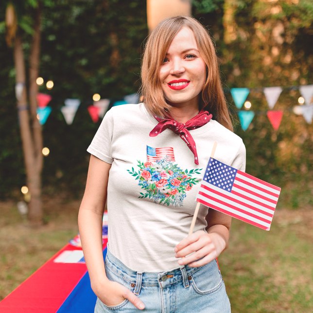T-shirt Fleurs Rouge Blanc Et Bleu 4 juillet Patriotique (Créateur téléchargé)