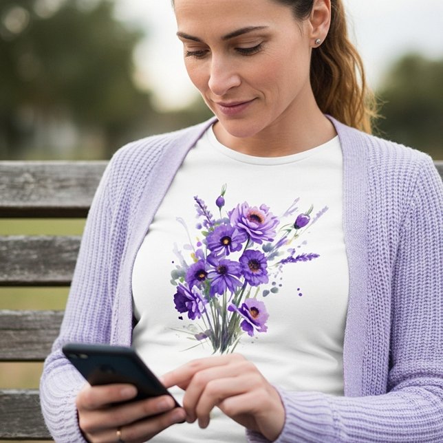 T-shirt Fleurs violettes (Créateur téléchargé)