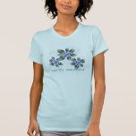T-shirt Floral bleu de Hanoukka de houx hawaïen<br><div class="desc">Hau'oli Hanukaha est Hawai'ian pour Hanoukka heureux ! Cette illustration présente une interprétation tropicale de houx dans des couleurs de Hanoukka et des gradients subtils. Le lettrage est épousseté avec la neige pour une surprise supplémentaire. Le graphique principal est sur l'avant, alors qu'il y a un petit graphique de compagnon...</div>
