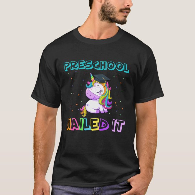 T-shirt Flossing Unicorn Preschool Graduation Cap Diploma  (Devant)