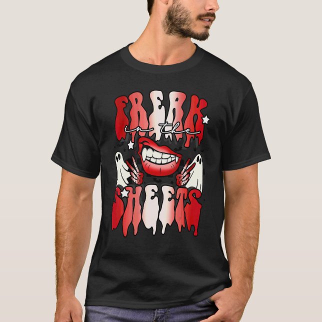 T-shirt Freak In The Sheets  Fantôme d'Halloween (Devant)