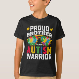T-shirt Frère fier d'une famille de guerriers de l'autisme