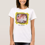 T-shirt FRIENDS™| Les filles en robe Mariage<br><div class="desc">Regardez Rachel,  Monica,  et Phoebe,  toutes vêtues de robes mariages sur le canapé,  de l'émission de télévision FRIENDS™.</div>