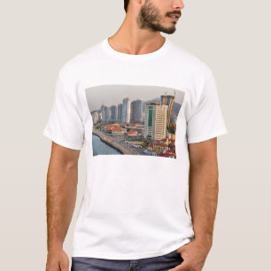 T-shirt Front de mer avec la skyline de la ville de Yantai