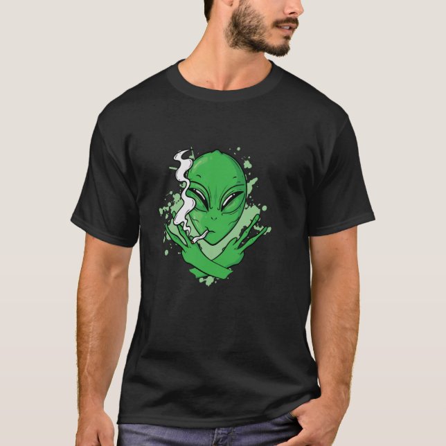 T-shirt Fumer Alien entre les étoiles et la fumée (Devant)