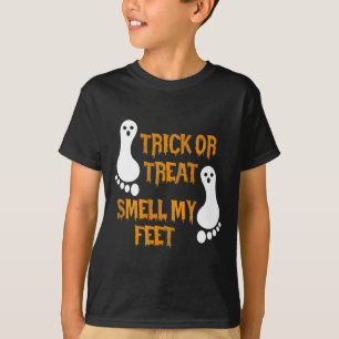 T-shirt Fun Trick Ou Treat Smell My Feed Halloween