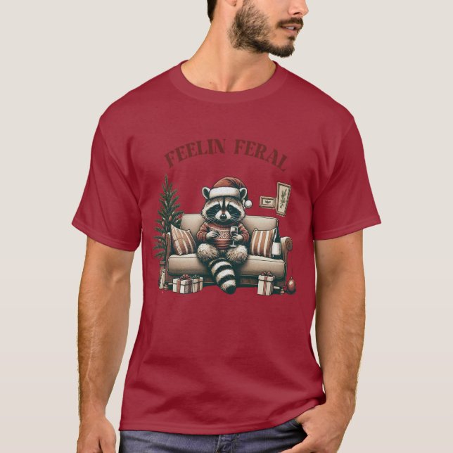 T-shirt Funky Cute Raccoon Feelin Feral Christmas (Devant)