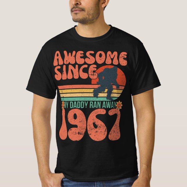 T-shirt Funny Awesome Sasquatch Retro Sunset Anniversaire  (Devant)