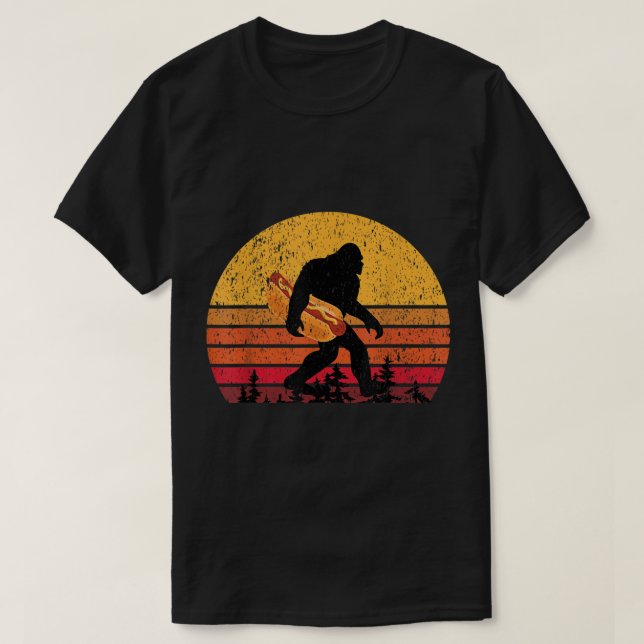 T-shirt Funny Bigfoot Carrying Hotdog Design (Design devant)