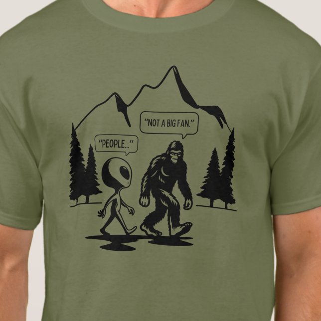 T-shirt Funny Bigfoot et Alien Anti Social Introvert Mens (Créateur téléchargé)