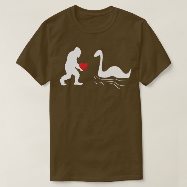 T-shirt Funny Bigfoot Holt Coeur Pour Les Sas De La Journé (Design devant)