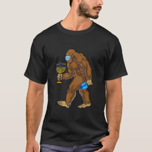 T-shirt Funny Bigfoot Masque Menorah Hanoukka Quarantine