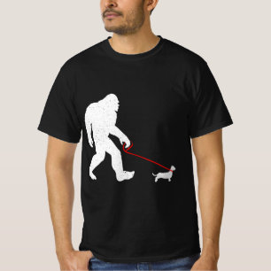T-shirt Funny Bigfoot Sasquatch Walking Dachshund Weiner D