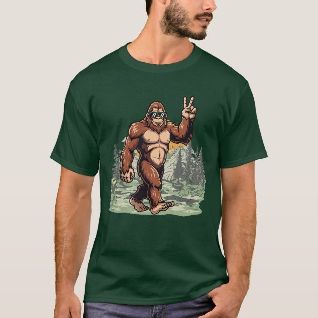 T-shirt Funny Bigfoot Wearing Sunglasses Forest Design (Devant)