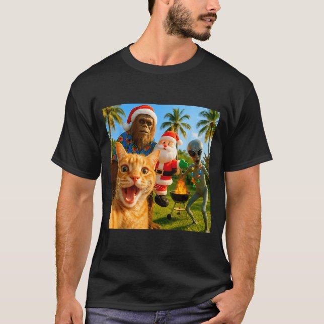 T-shirt Funny Christmas Cat Selfie With Bigfoot &amp; Alie (Devant)