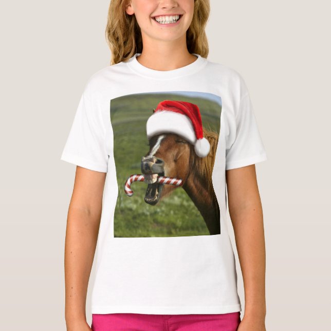 T-shirt Funny Christmas horse with Santa hat smiling (Devant)