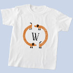 T-shirt Funny Dachshund Saucisse Chien Monogramme<br><div class="desc">Dachshund mignon et drôle,  chiens de saucisse ou chiens plus vierges en mouvement perpétuel. Customiser en modifiant ou en supprimant l'initiale.</div>