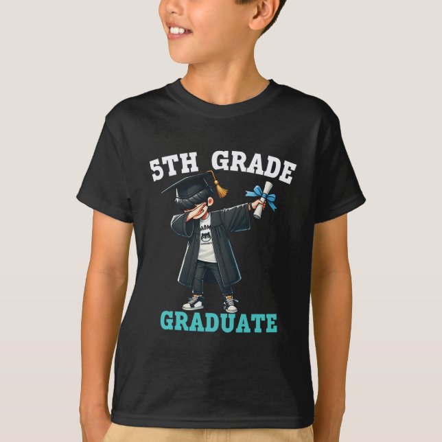 T-shirt Funny Garçons de 5e année Graduation Grad Dabbing  (Devant)