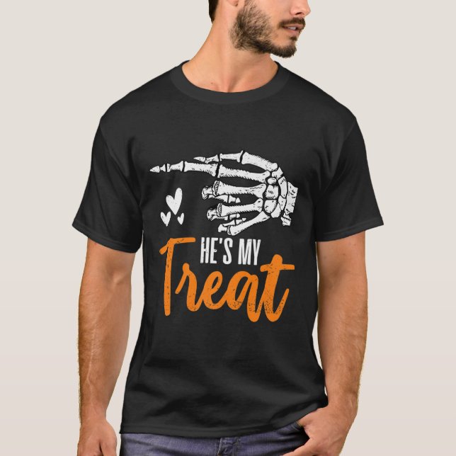T-shirt Funny He's My Treat Skeleton Hand Matching (Devant)