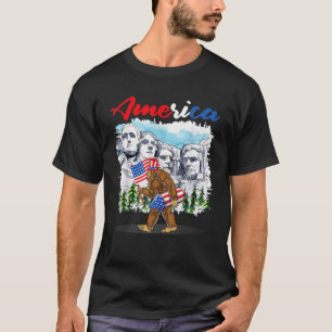 T-shirt Funny Mount Rushmore Bigfoot American Flag Indepen