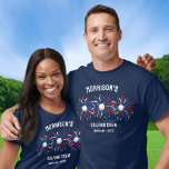 T-shirt Funny Patriotique Juillet 4 Feu d'artifice Golfer<br><div class="desc">T-shirt super amusant et festif avec feu d'artifice de balle de golf, et 3 lignes de texte personnalisé. Parfait comme jumeler des amis et des chemises familiales pour votre 4 juillet de fête, une sortie de golf ou de bousculade, des chemises de retrouvailles familiales amoureuses du golf ou juste pour...</div>