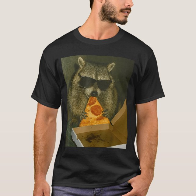 T-shirt Funny Raccoon Eating Zza Animal Meme Raccoon  (Devant)