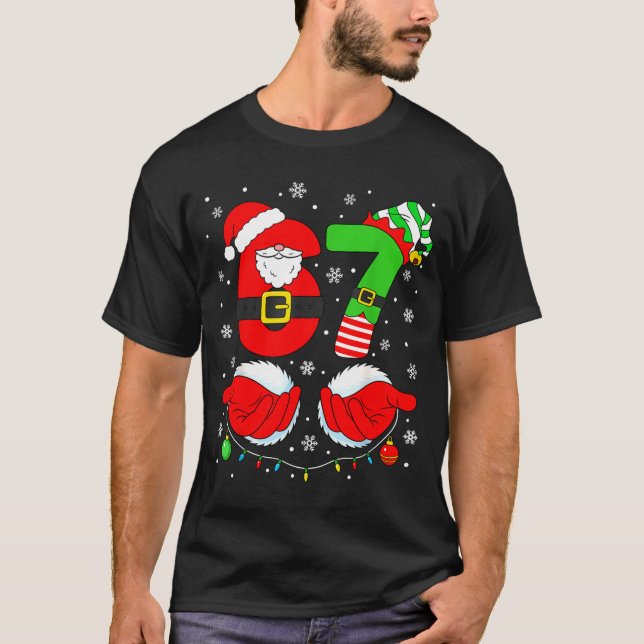 T-shirt Funny Six Seven 67 Meme 6 7 Elf Santa Christmas Pa (Devant)