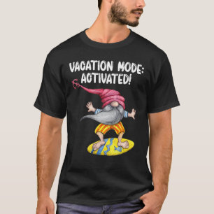 T-shirt Funny Surfing Gnome Vacation Mode Surf activé