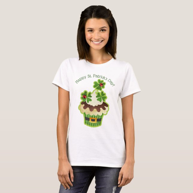 T-shirt Gâteau de la Saint-Patrick avec trèfles et coccine (Devant entier)