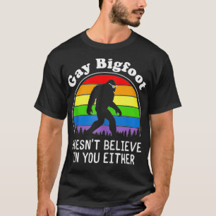 T-shirt Gay pride Funny Gay Bigfoot Rainbow Sasquatch Retr