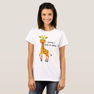 T-shirt girafe dans le style avec des verres pour elle