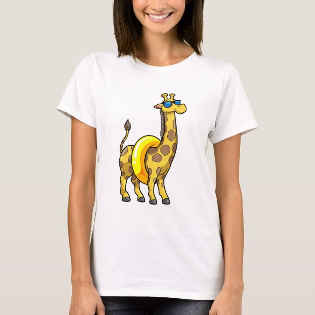 T-shirt Girafe sur la plage avec anneau de natation et lun (Devant)