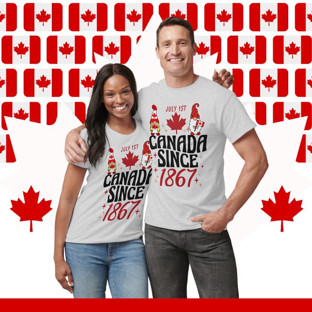 T-shirt Gnomes Canada depuis 1867 Holiday Unisex (Gnomes Canada Since 1867 Holiday Unisex T-Shirt allows you to celebrate Canada Day in style. )