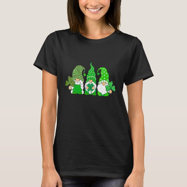 T-shirt Gnomes mignons tenant le Shamrock Léopard Plaid St (Devant)