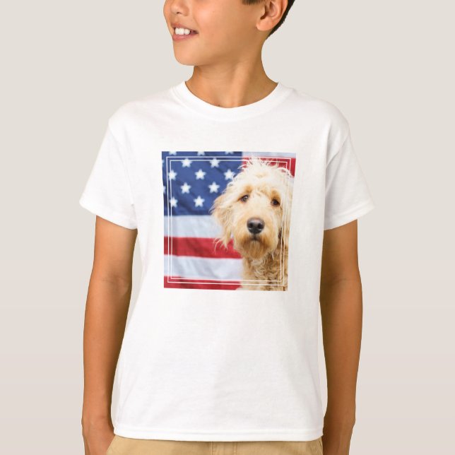 T-shirt Goldendoodle avec drapeau américain (Devant)
