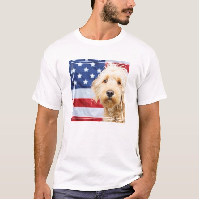 T-shirt Goldendoodle avec drapeau américain (Devant)