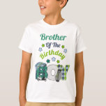 T-shirt Golf Birthday Boy Shirt Brother Golf Party<br><div class="desc">Célébrez le premier anniversaire du bébé avec ce t-shirt spécial,  design spécial et personnalisé</div>