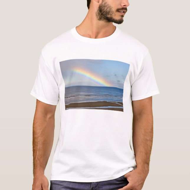 T-shirt Grand arc-en-ciel au-dessus de l'océan Pacifique à (Devant)