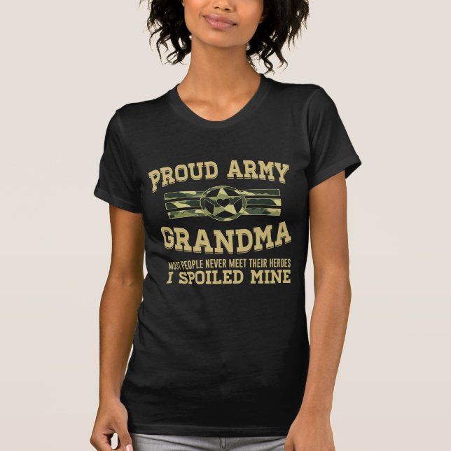 T-shirt Grand-maman fière d'armée (Devant)
