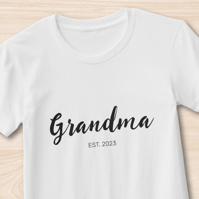 T-shirt Grand-mère établie en écriture noire (Créateur téléchargé)
